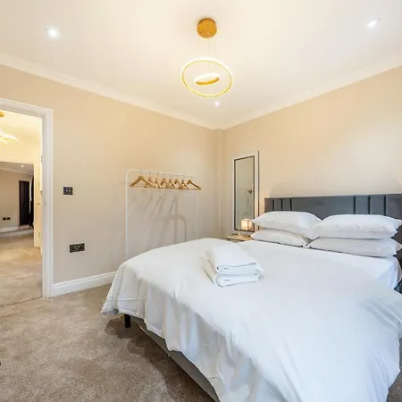 Brand New London Luxury House - Sleeps 8 Villa Exterior photo
