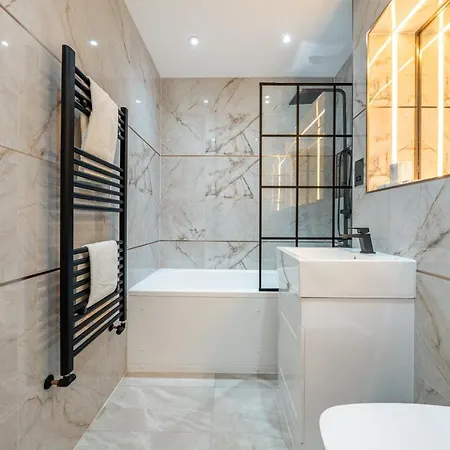 Brand New London Luxury House - Sleeps 8 Villa Exterior photo