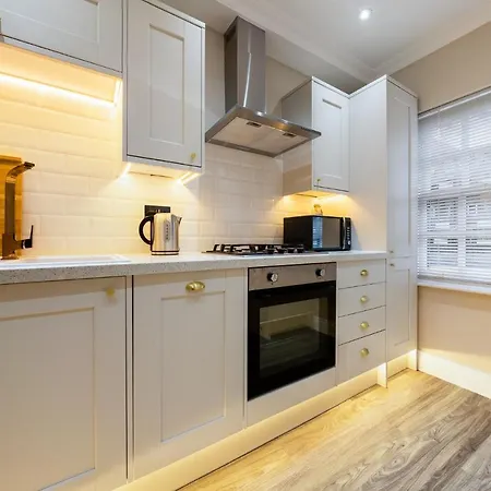 Brand New London Luxury House - Sleeps 8 Villa Exterior photo
