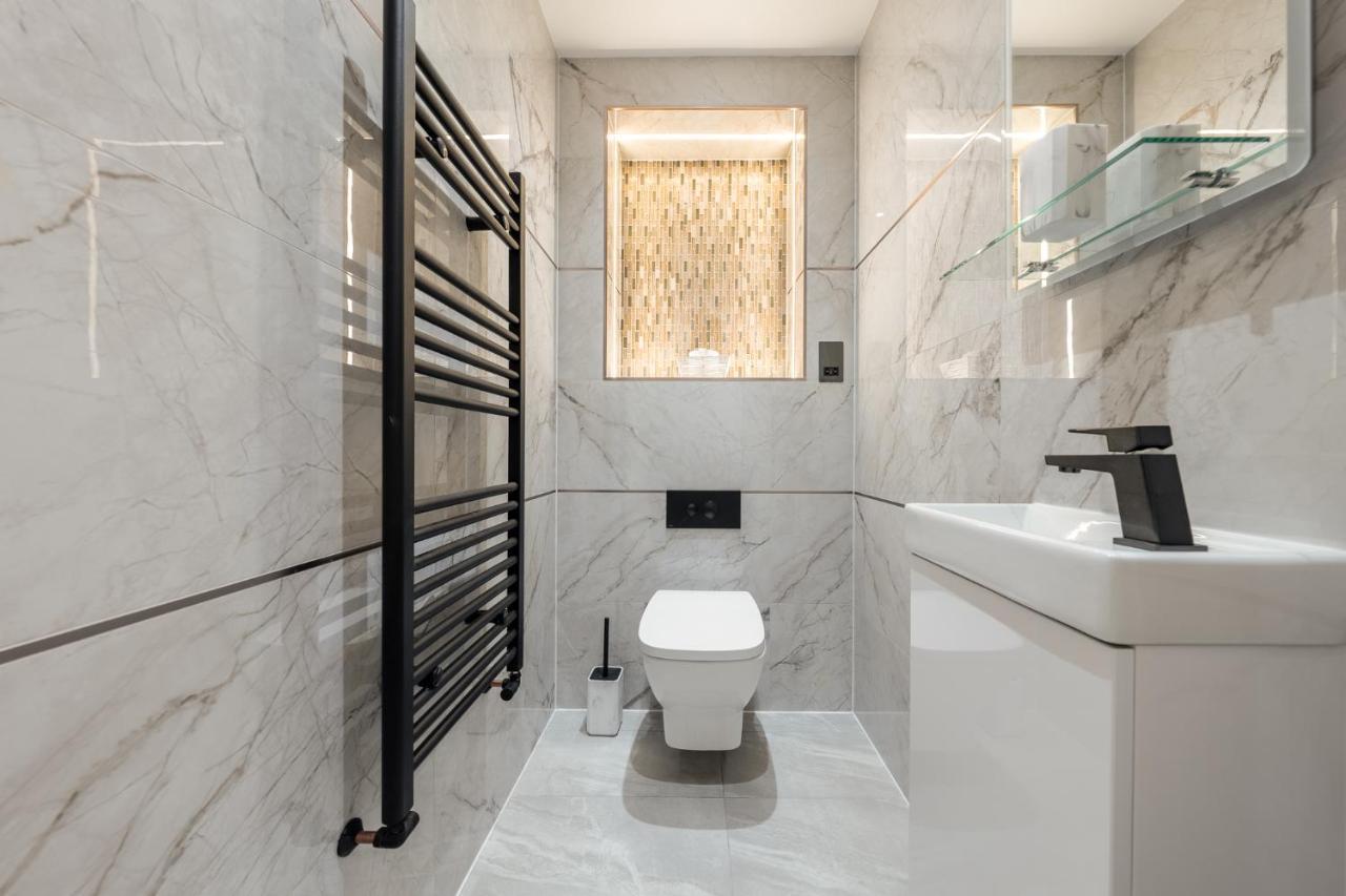 Дом отдыха Brand New Luxury House - Sleeps 8 *